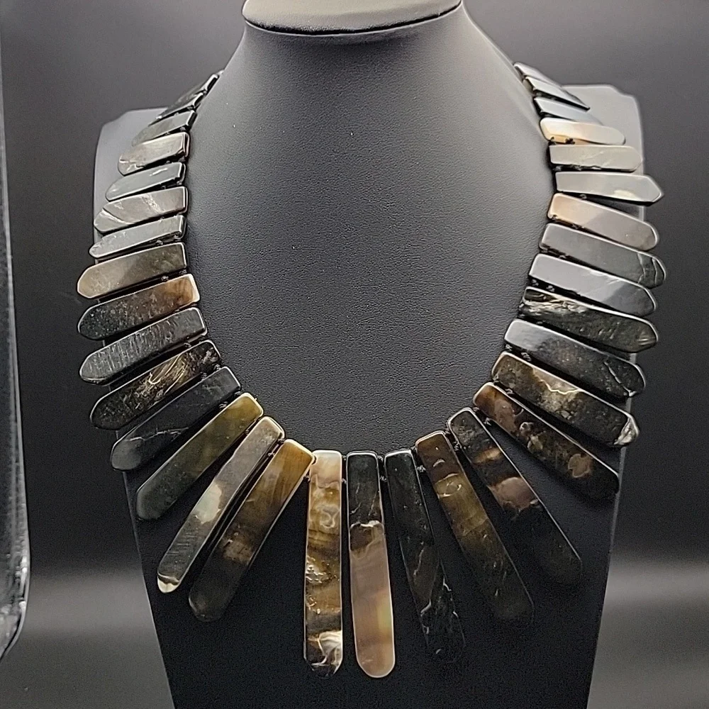 Elegant Rare Mother of Pearl Necklace 14" Double Sided Shell Choker Statement - Picture 10 of 10